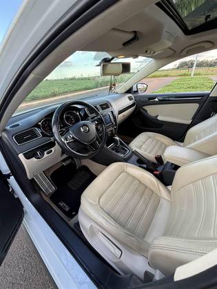 VOLKSWAGEN JETTA 2.0 TSI HIGHLINE 211CV GASOLINA 4P TIPTRONIC VOLKSWAGEN JETTA 2.0 TSI HIGHLINE 211CV GASOLINA 4P TIPTRONIC